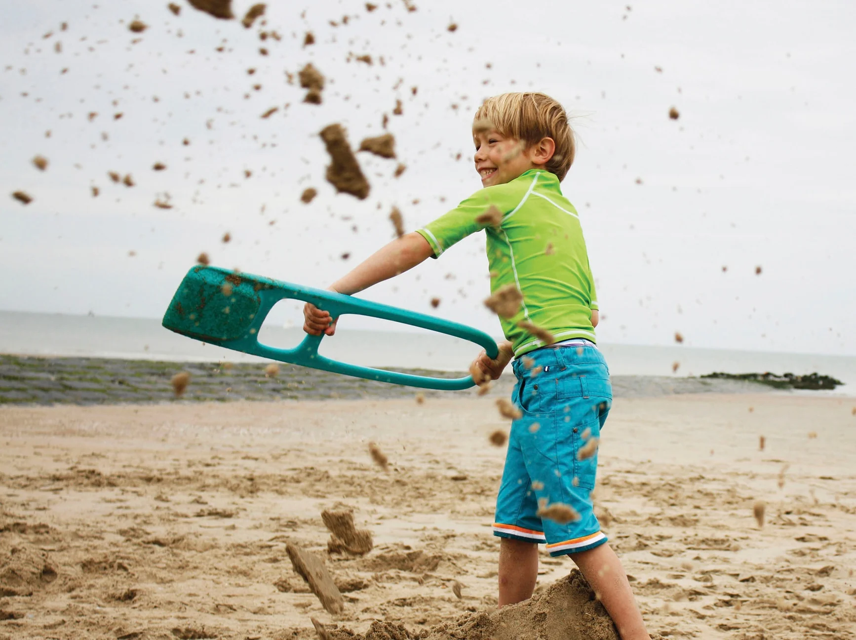 Scoppi Sand Shovel - Vintage Lagoon by Quut Toys - Image 2