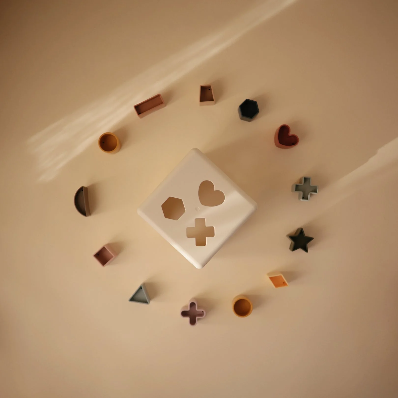 Shape Sorting Box by Mushie & Co - Image 2