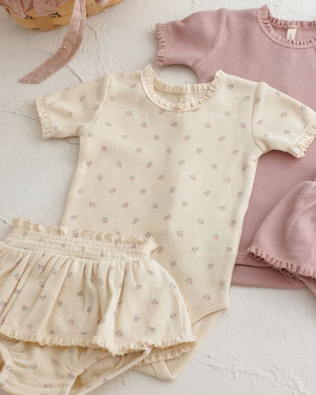 Short Sleeve Waffle Bodysuit - Mauve Ditsy by Quincy Mae - Image 8