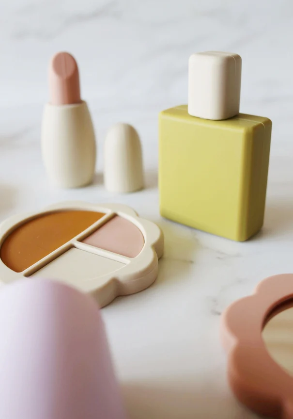 Silicone Hair and Makeup Playset by Marlowe & Co - Image 18