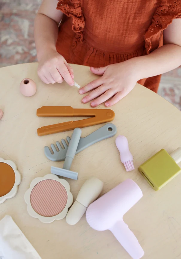 Silicone Hair and Makeup Playset by Marlowe & Co - Image 20