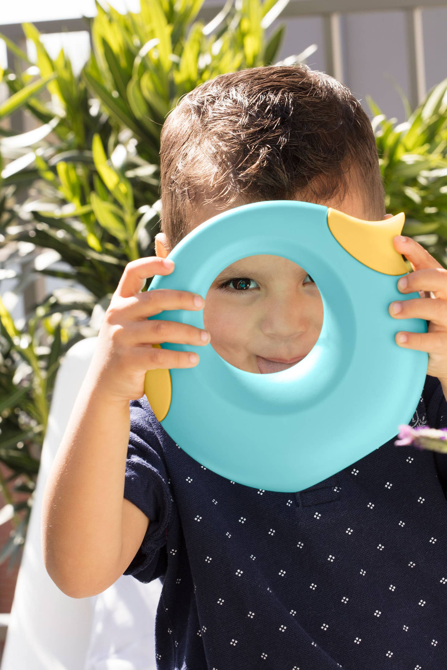 Small Cana Watering Can - Banana Blue by Quut Toys - Image 3