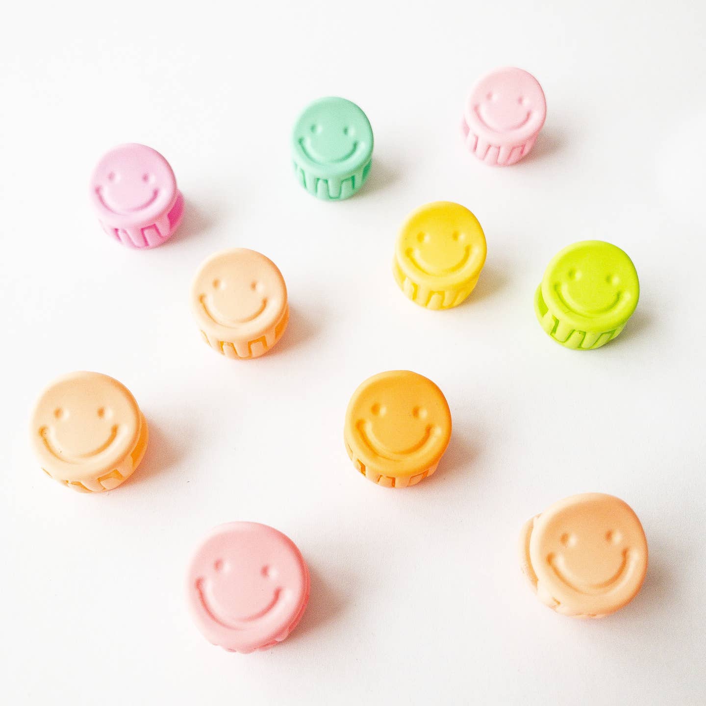 Small Smiley Face Hair Claws by Eggy Cakes - Image 2