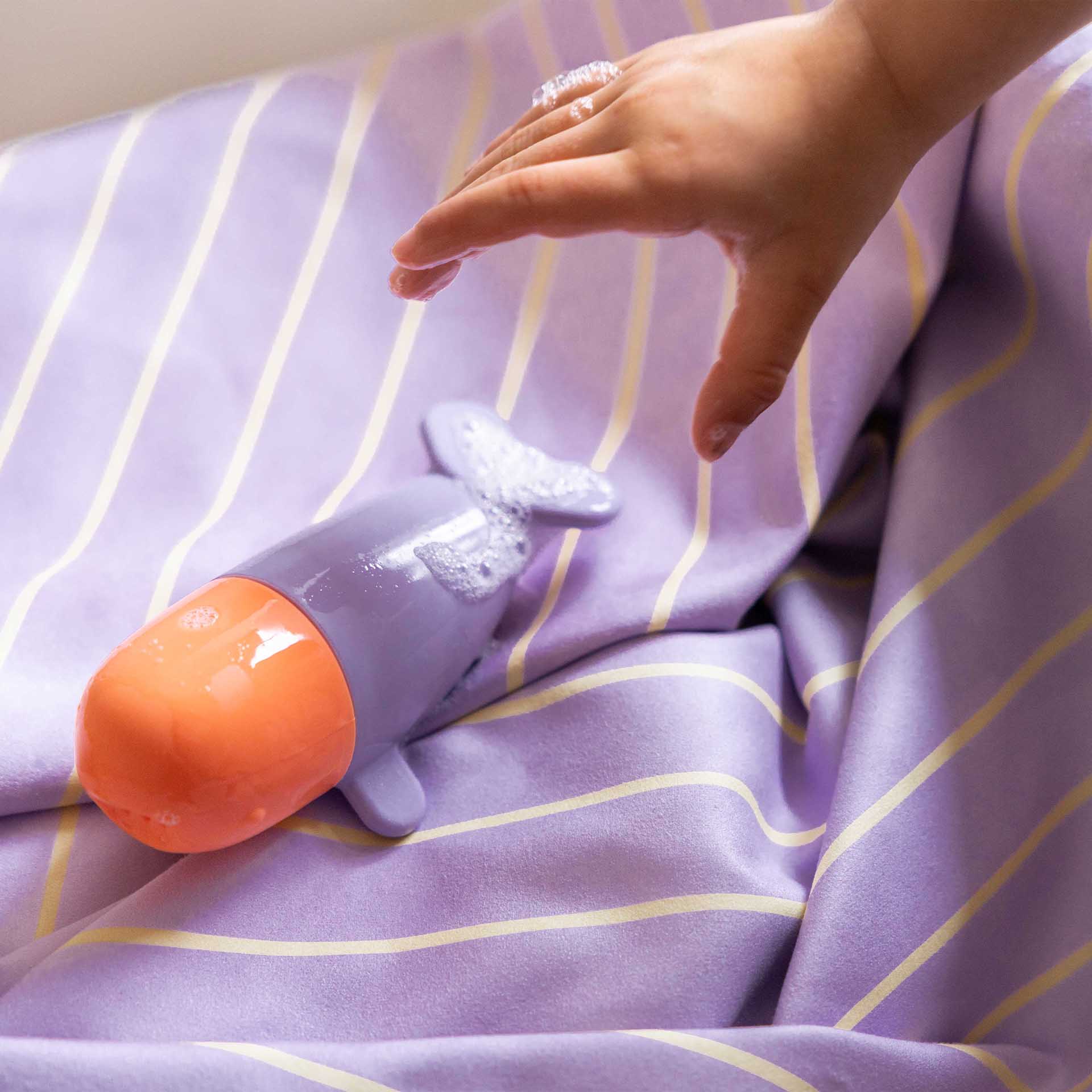 Squeezi Bath Toy - Whale by Quut Toys - Image 4