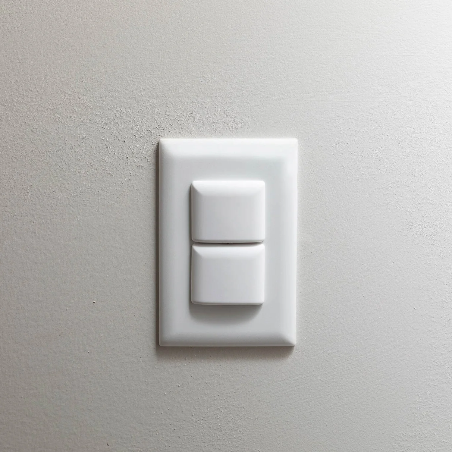Stay Put Single Outlet Plug - White 12 Pack by Qdos - Image 2
