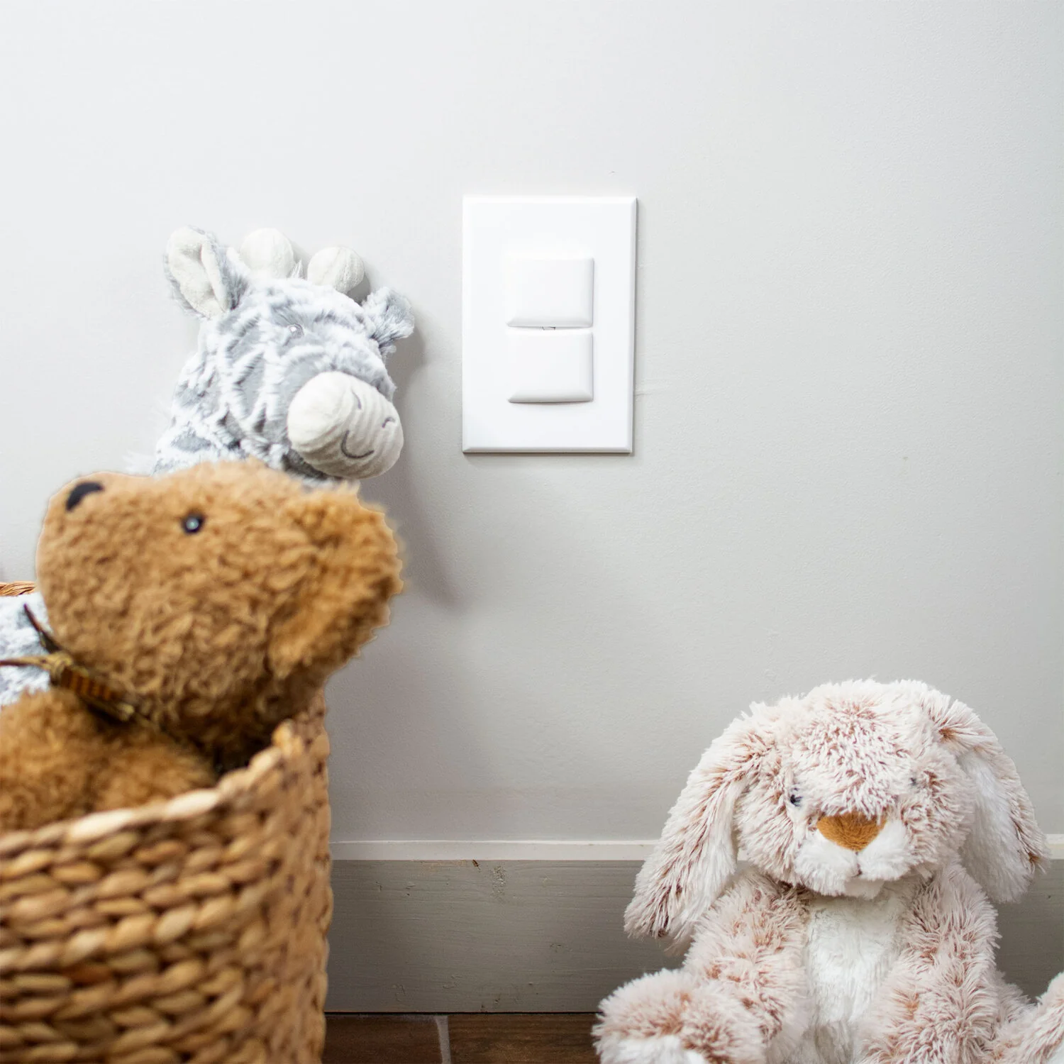 Stay Put Single Outlet Plug - White 12 Pack by Qdos - Image 3