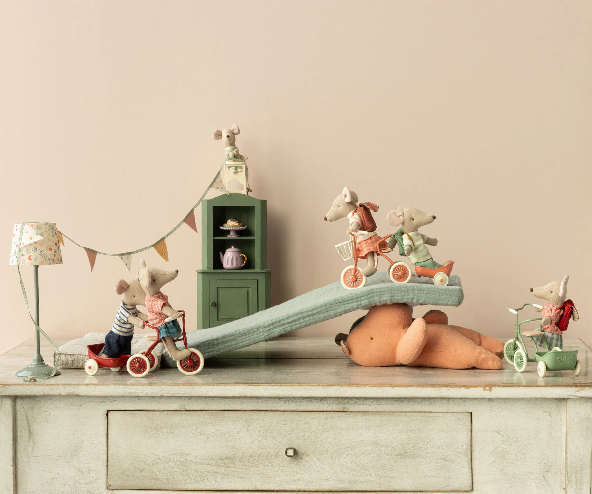 Tricycle Mouse, Big Sister - Coral by Maileg - Image 2