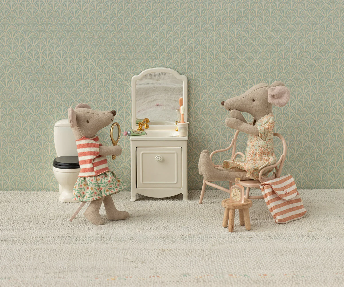 Tricycle Mouse, Big Sister - Green by Maileg - Image 3