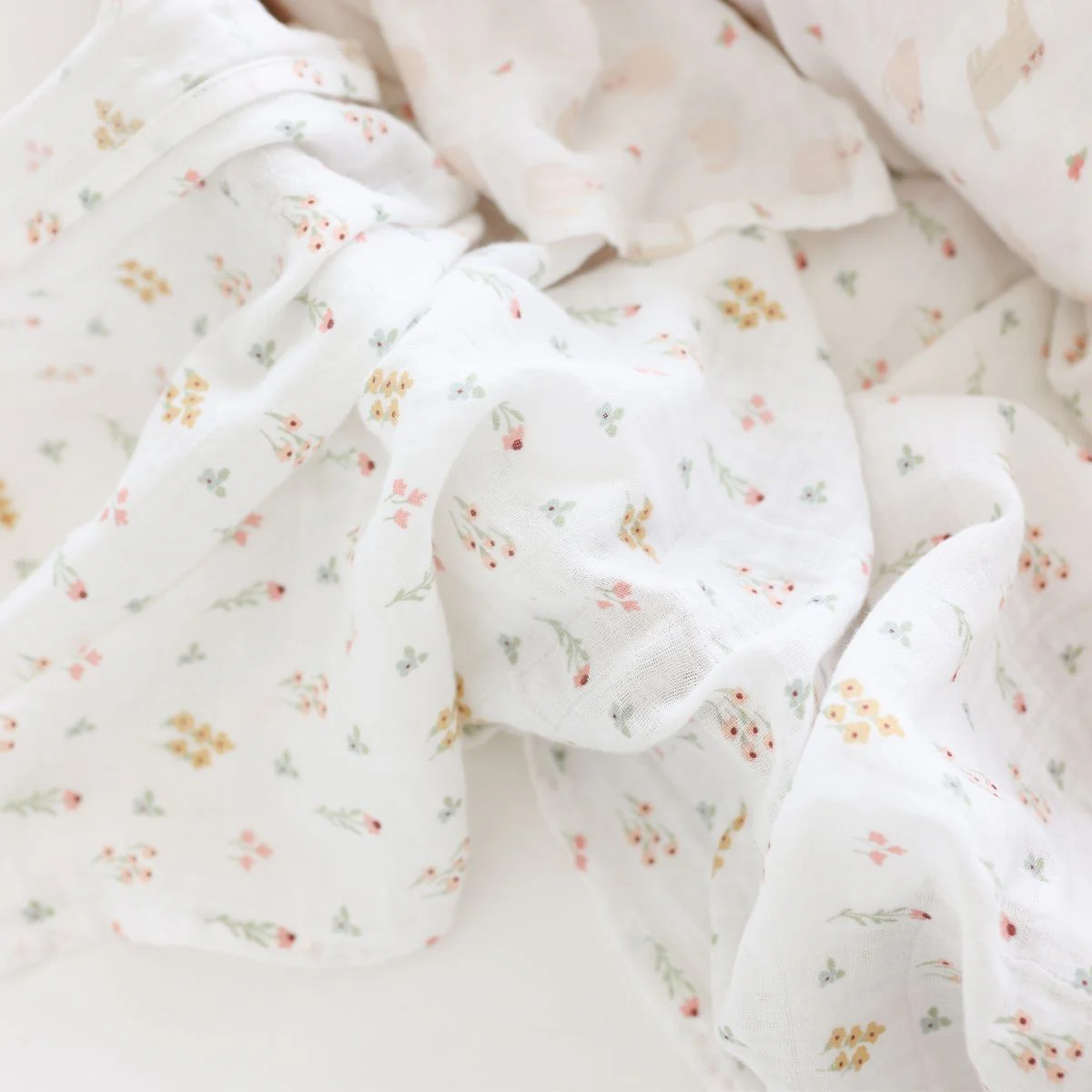 Two Pack Cotton Muslin Swaddles - Kitty Cat & Flower Field by Lulujo - Image 4