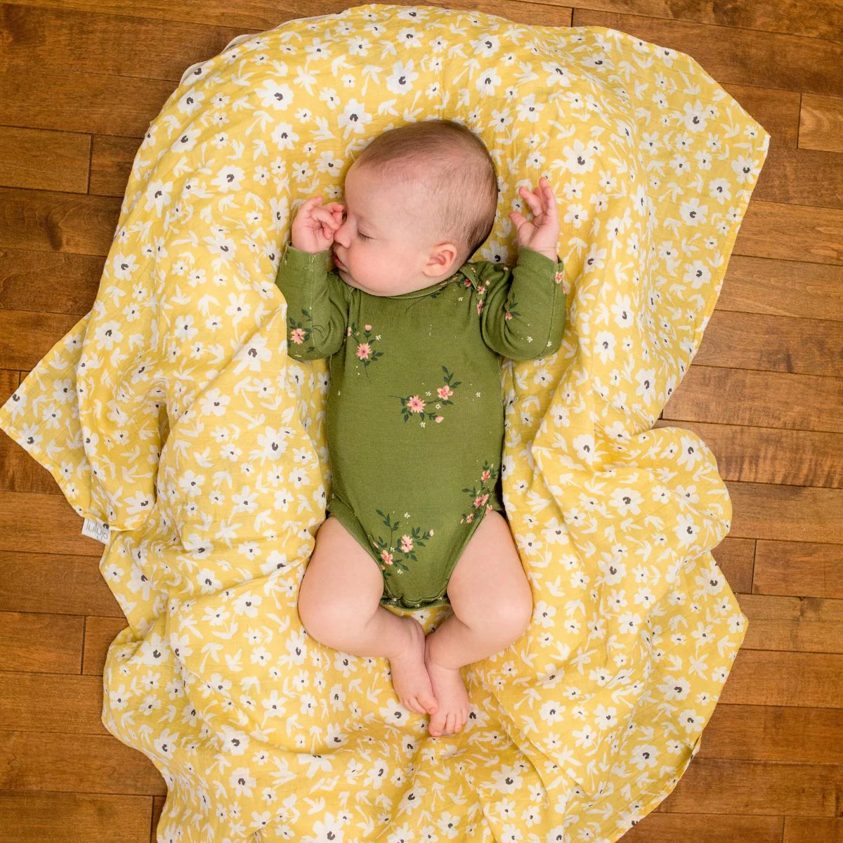 Two Pack Cotton Muslin Swaddles - Yellow Wildflowers & Dots by Lulujo - Image 2