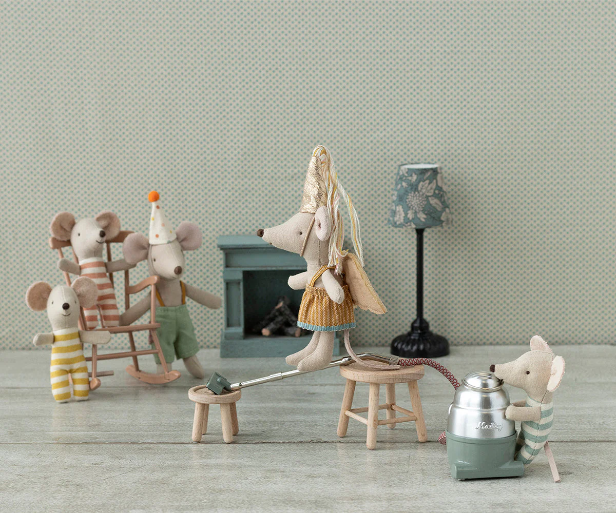 Vacuum Cleaner, Mouse by Maileg - Image 3