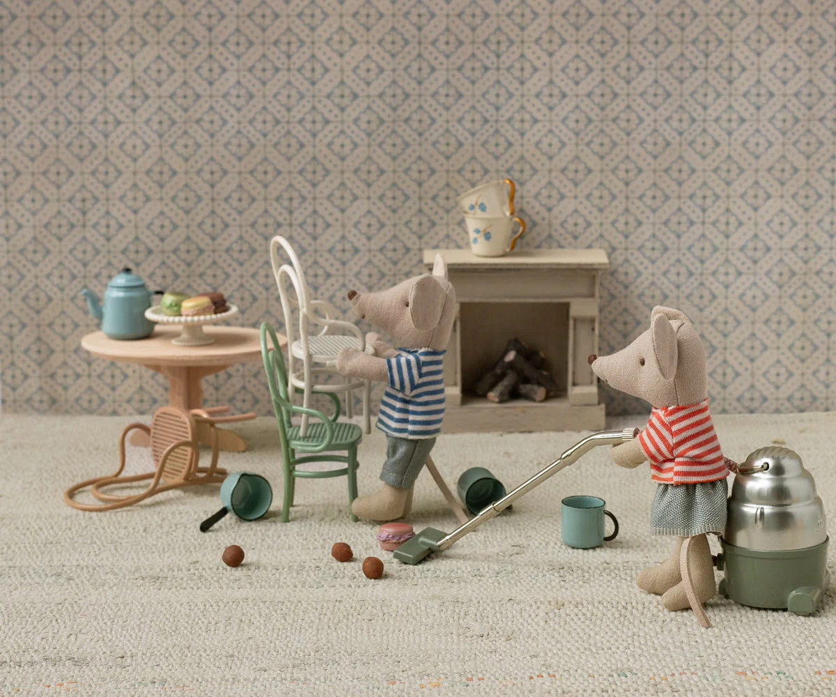 Vacuum Cleaner, Mouse by Maileg - Image 5