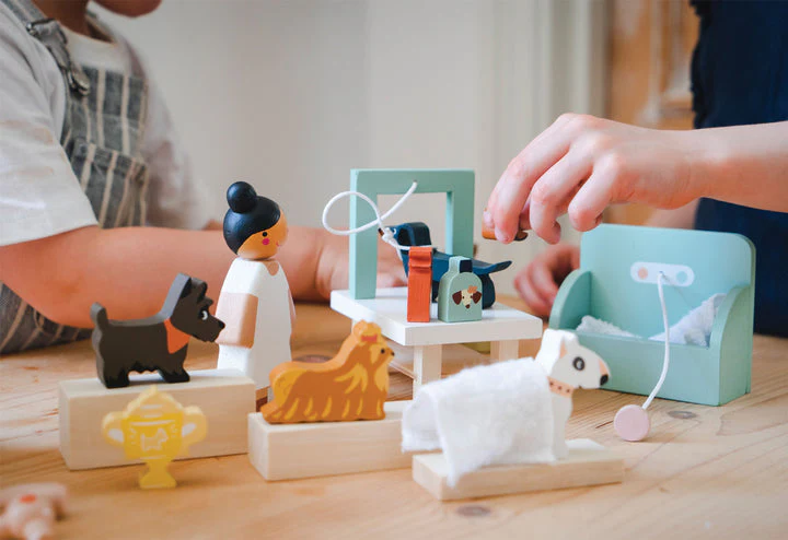 Waggy Tails Dog Salon by Tender Leaf Toys - Image 17