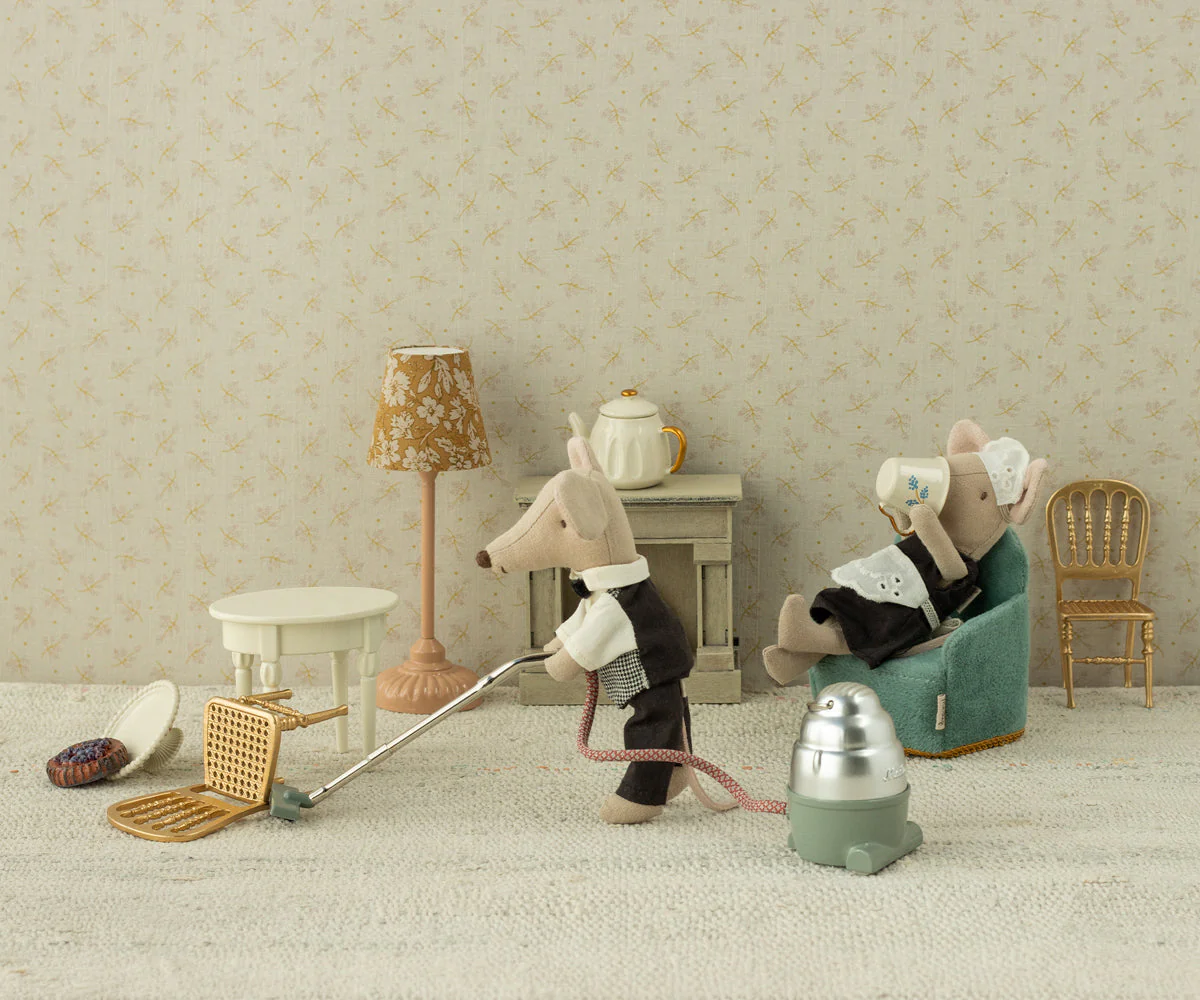 Waiter Mouse by Maileg - Image 3