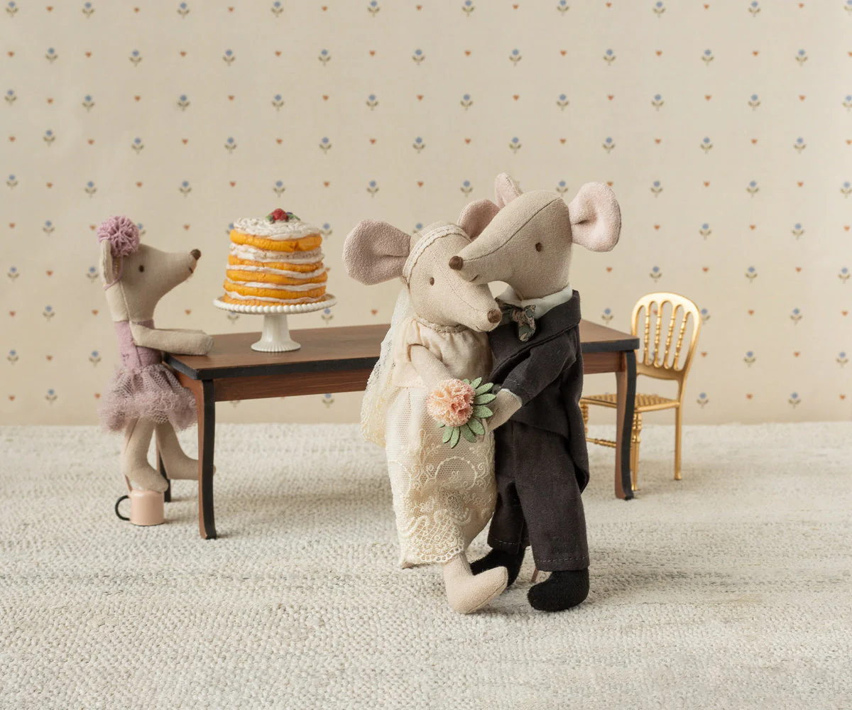 Wedding Mice Couple in Box, Mum and Dad by Maileg - Image 3