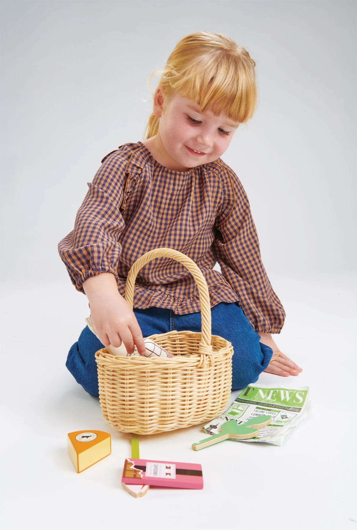 Wicker Shopping Basket by Tender Leaf Toys - Image 6