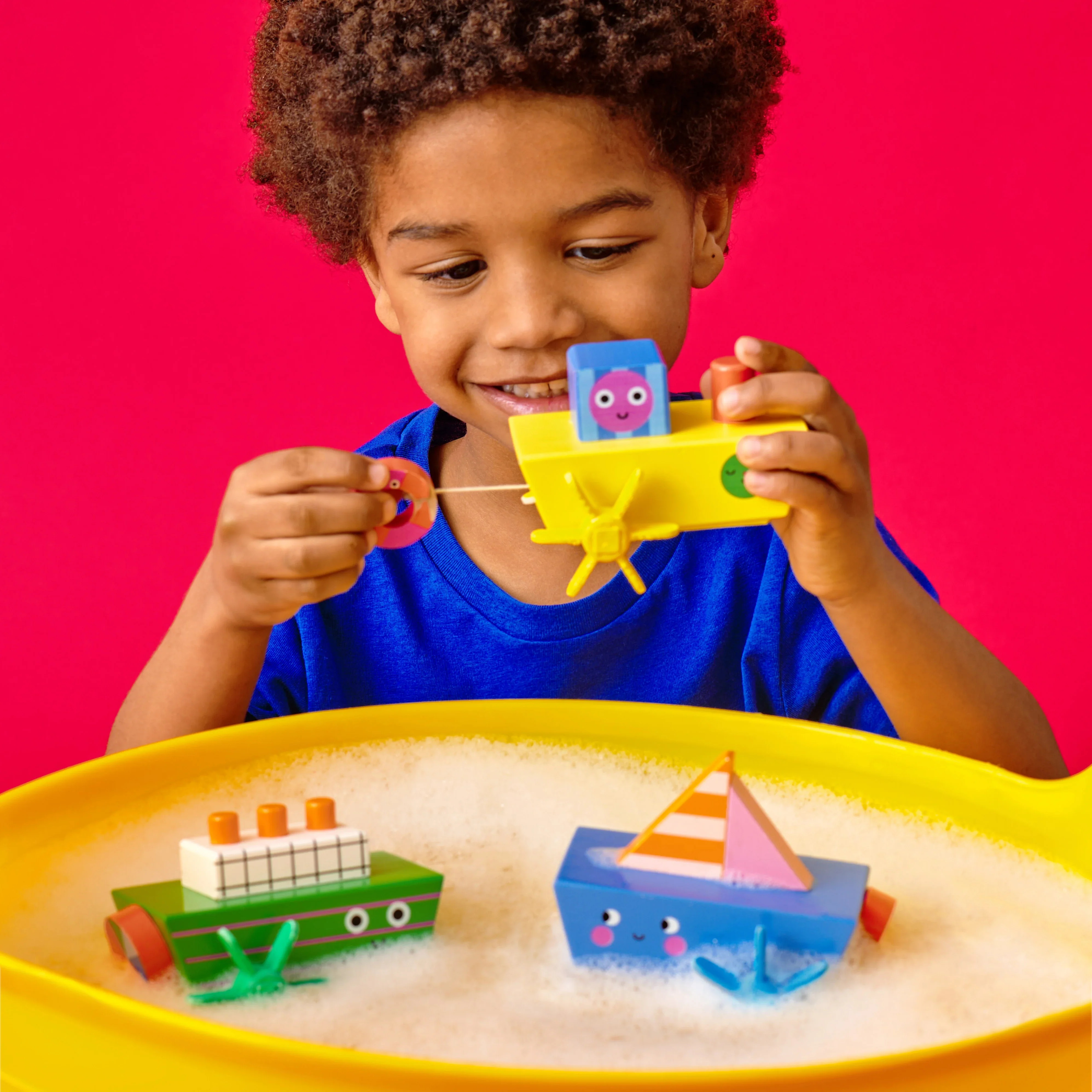 Wind-Up Boat (1 Unit Assorted) by Kikkerland - Image 3