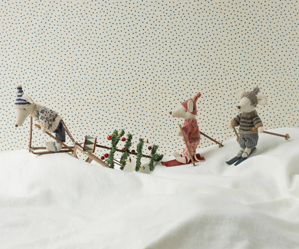 Winter Mouse with Ski Set, Big Sister - Rose by Maileg - Image 2