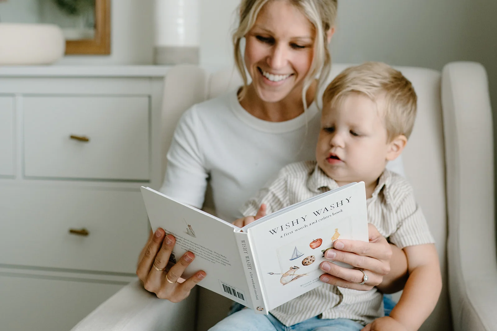 Wishy Washy: A Board Book of First Words and Colors - Board Book - Image 6