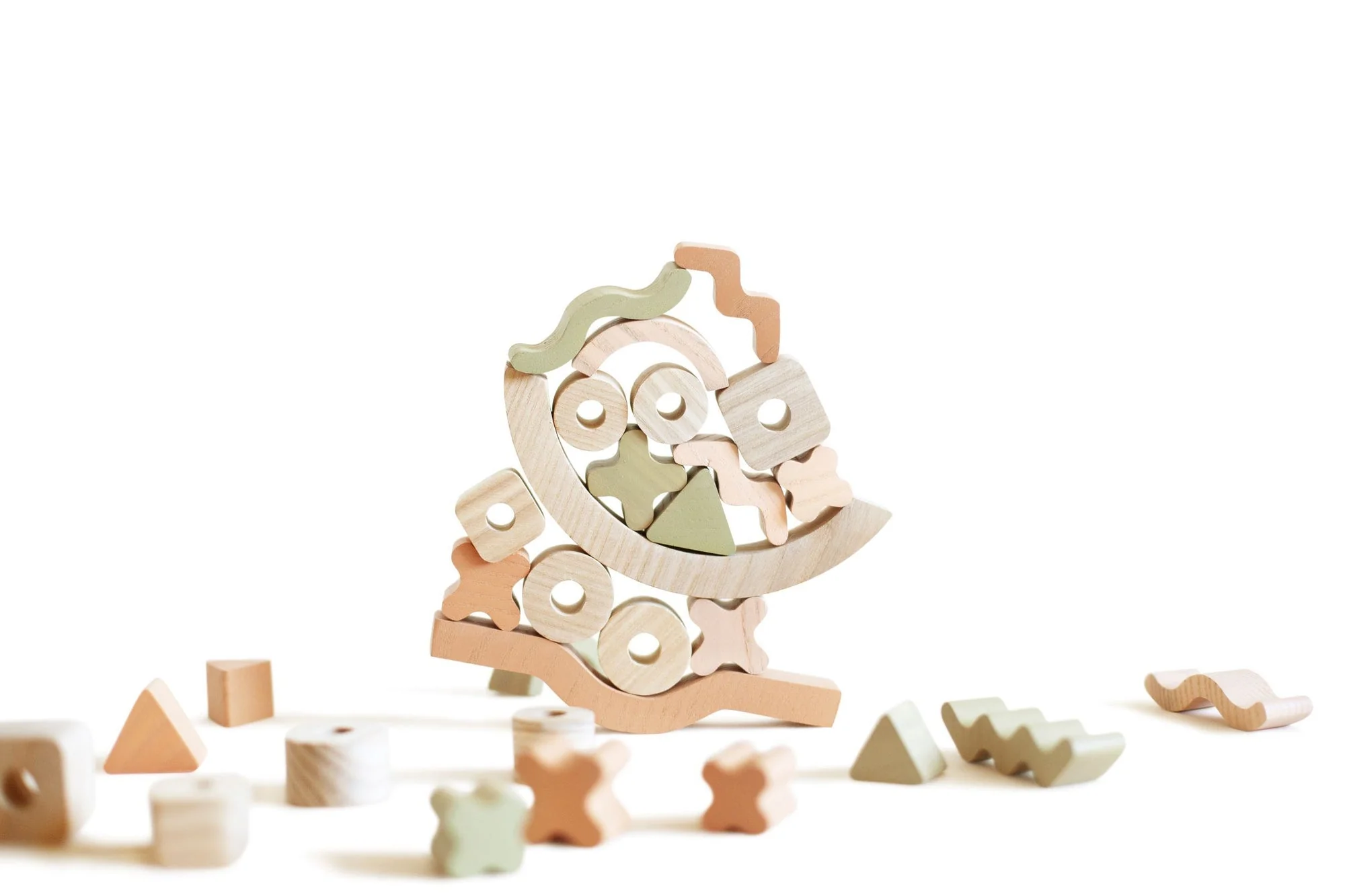 Wooden Board Game "Creative Balancer" - Pastel Colors by Babai - Image 2