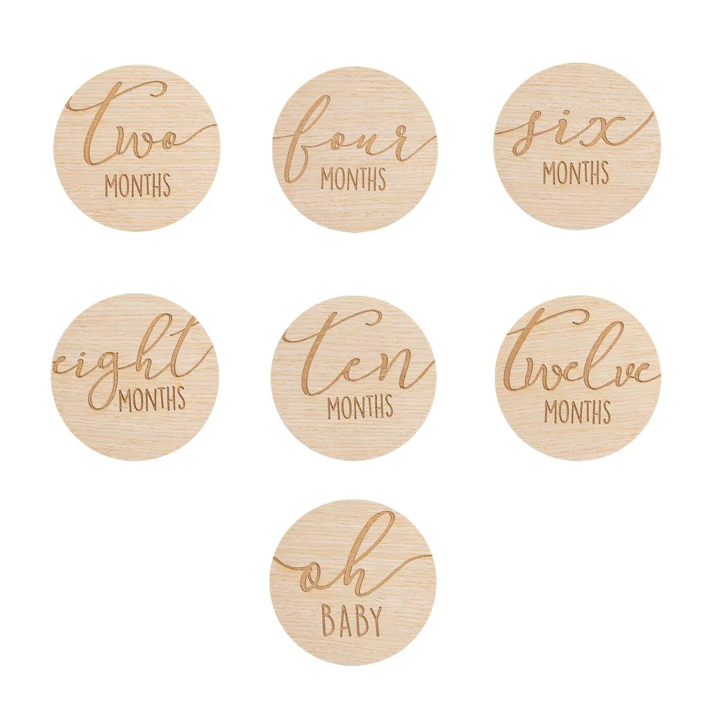 Wooden Reversible Milestone Photo Props by Pearhead - Image 3