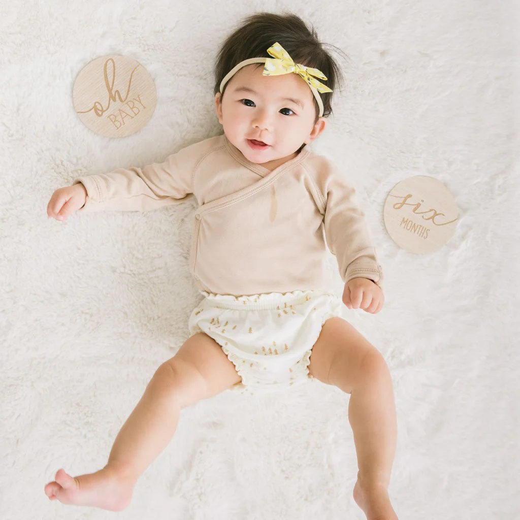 Wooden Reversible Milestone Photo Props by Pearhead - Image 5