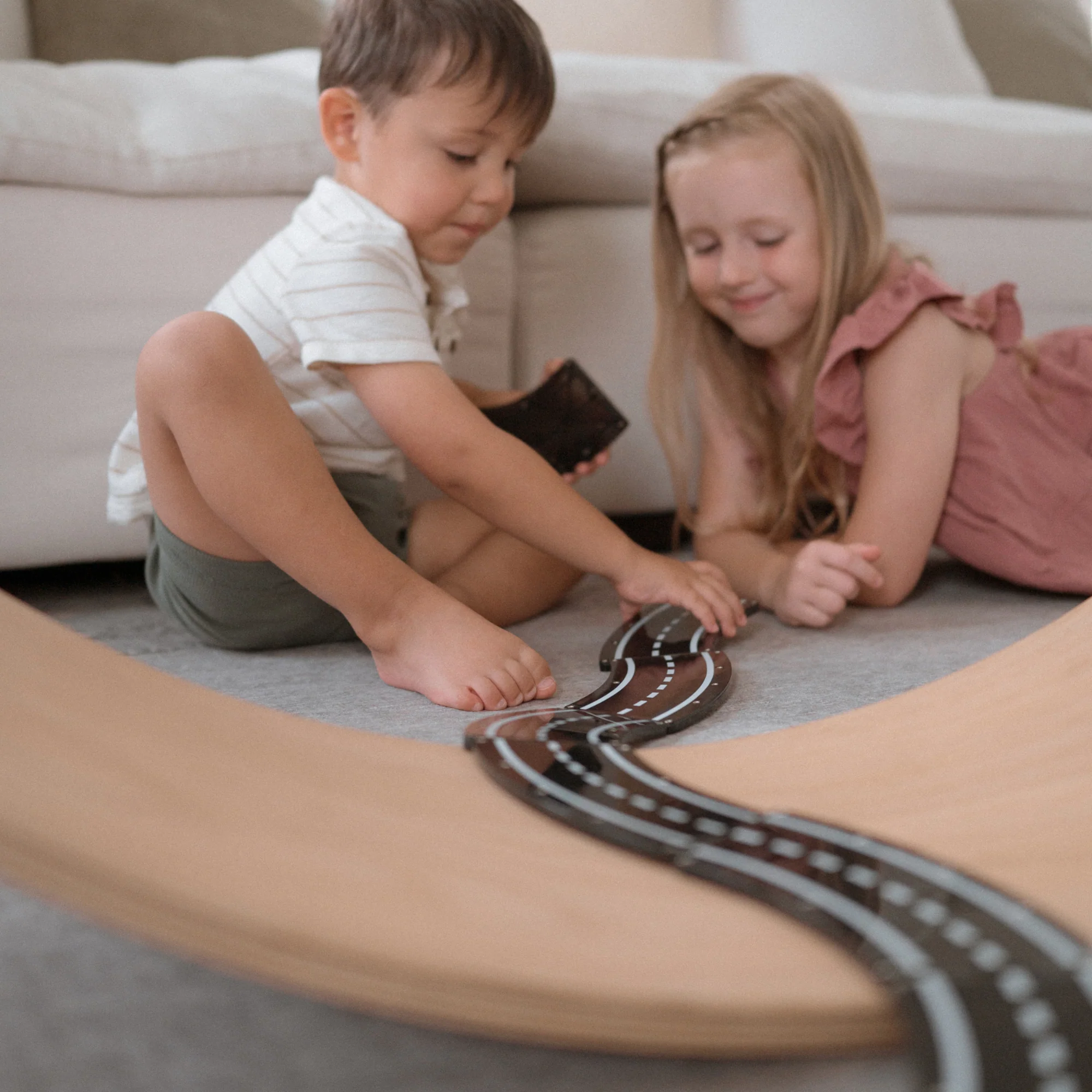 XTRAS: Roads 12-Piece Set by Magna-Tiles - Image 3